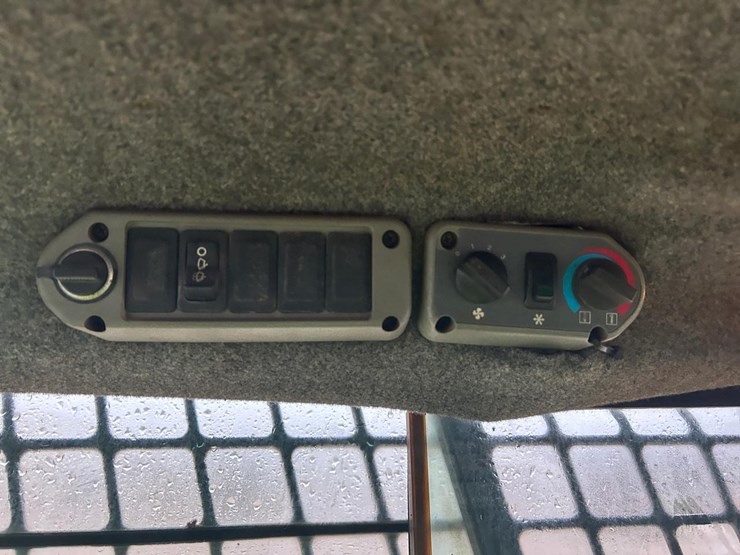 bobcat-t320-image-25