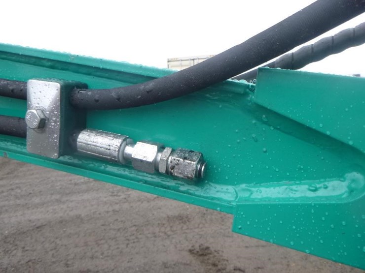 2025-agt-h15r-hydraulic-excavator-image-13