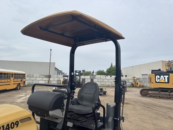 2002-caterpillar-cb24b-image-17