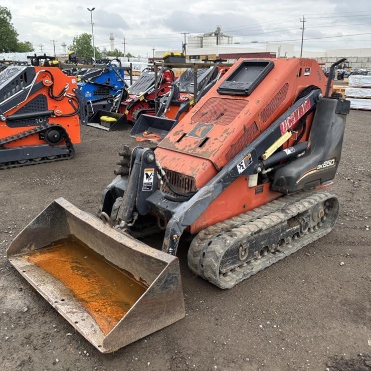2012 DITCH WITCH SK650