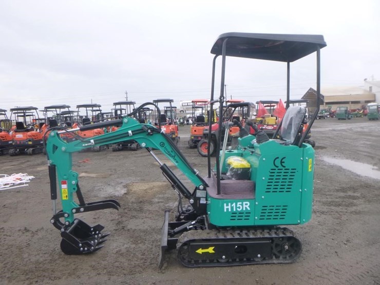 2025-agt-h15r-hydraulic-excavator-image-5