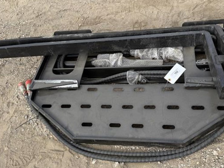 #162-•-skid-steer-hydraulic-side-shift-forks-image-2