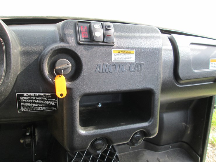 2011-caterpillar-550-image-24