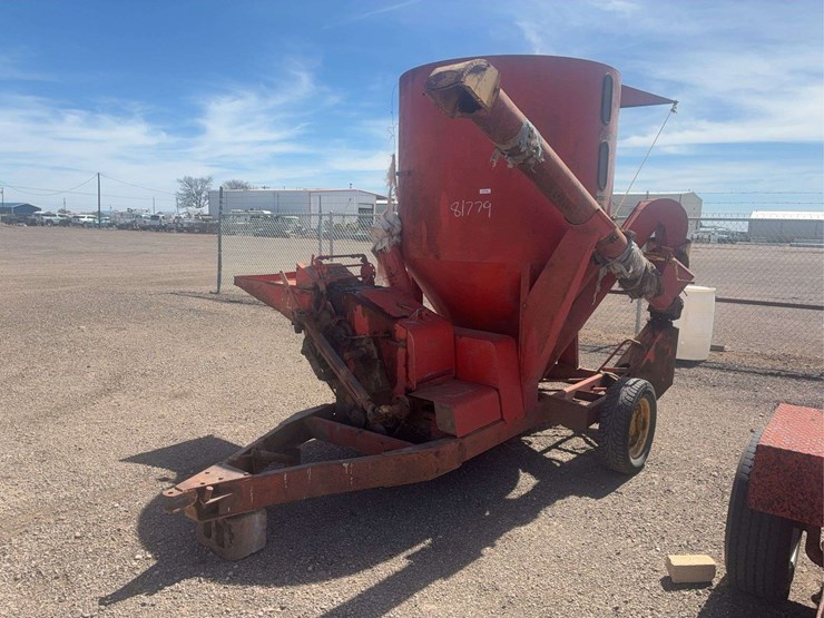 red-portable-pto-driven-feed-grinder-mixer,-steel-construction-image-1