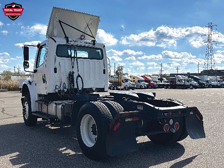 2020-freightliner-m2-image-2