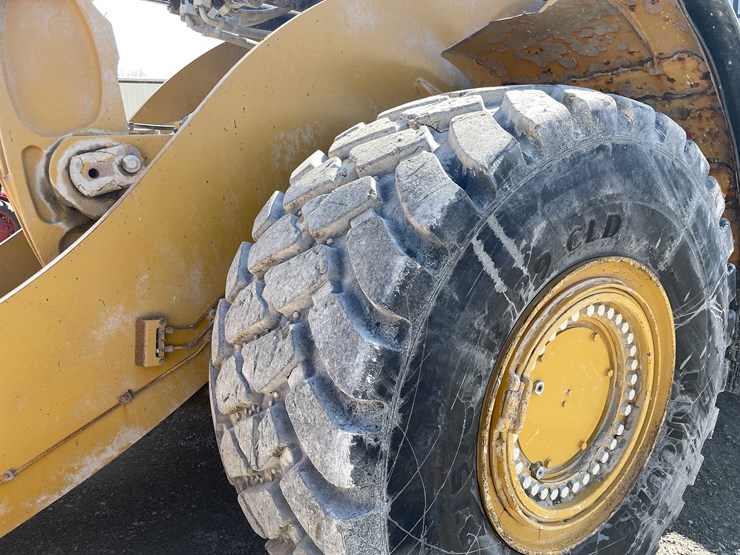 caterpillar-982m-image-12