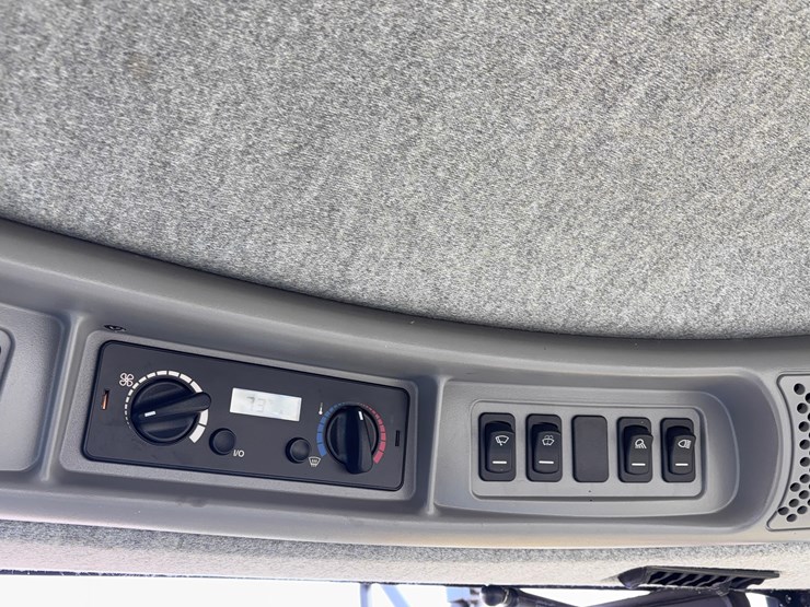 2019-new-holland-speedrower-160-image-18