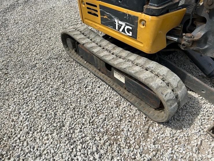 deere-17g-image-10