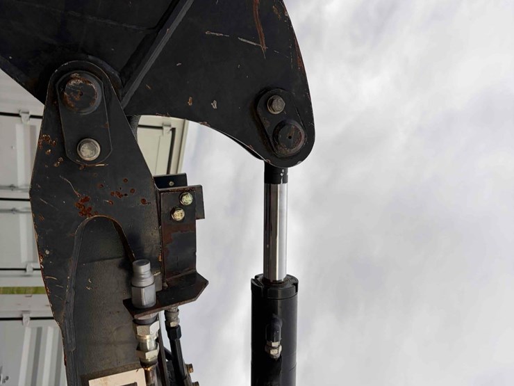 2016-deere-35g-image-12