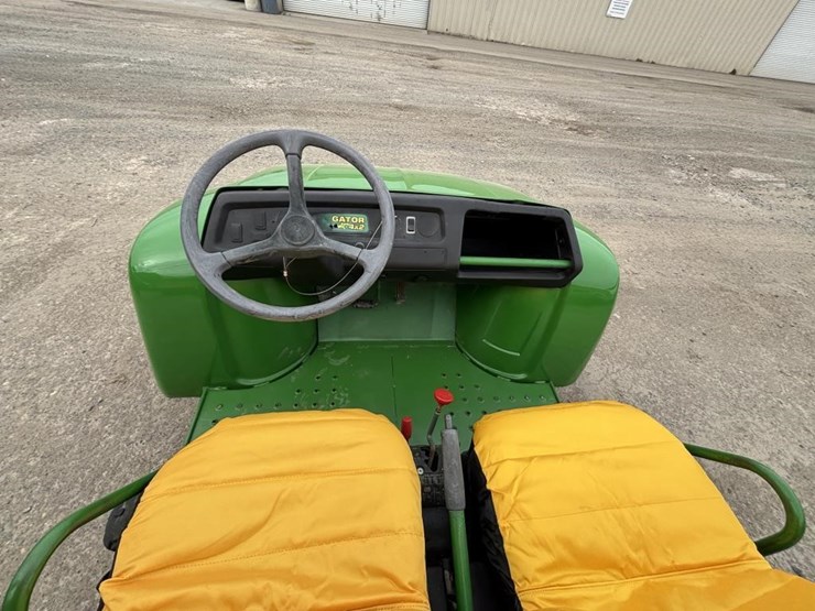john-deere-gator-image-11