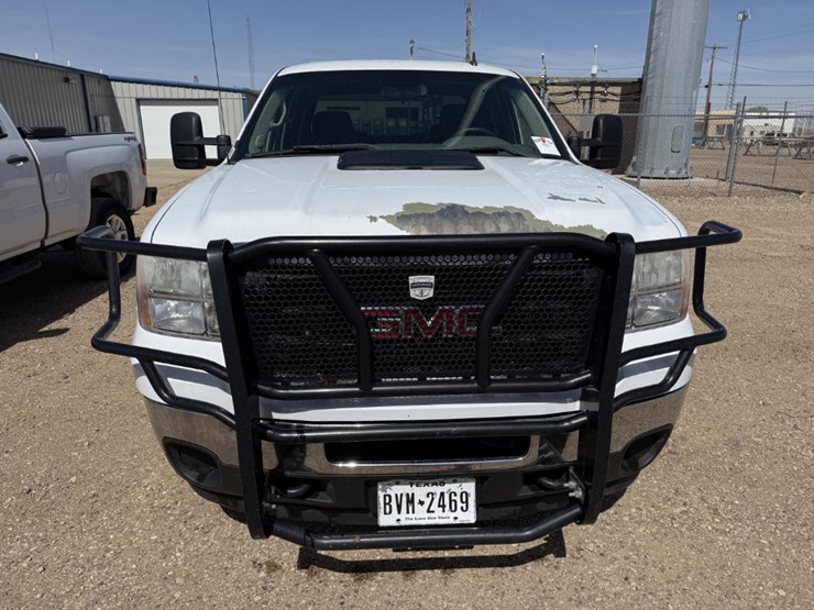 2013-gmc-sierra-2500hd-image-2