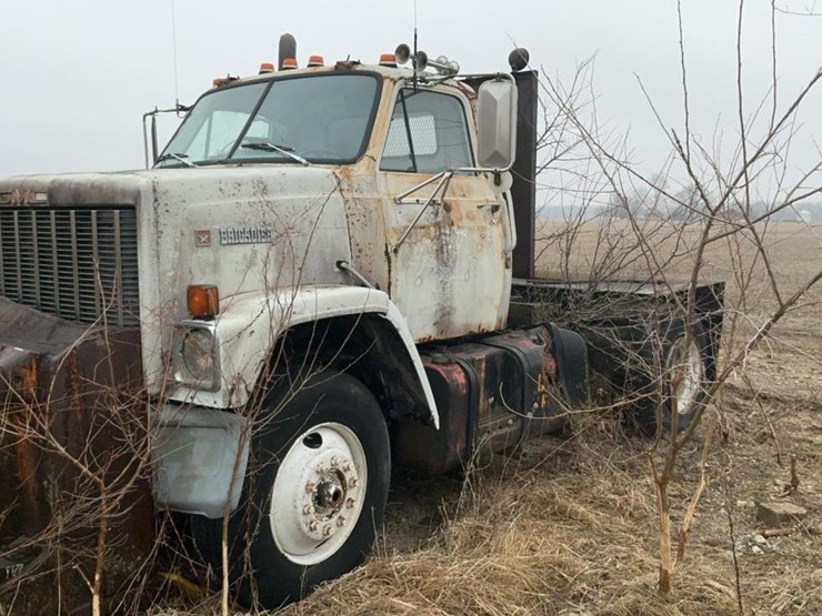 1984-gmc-9500-image-1