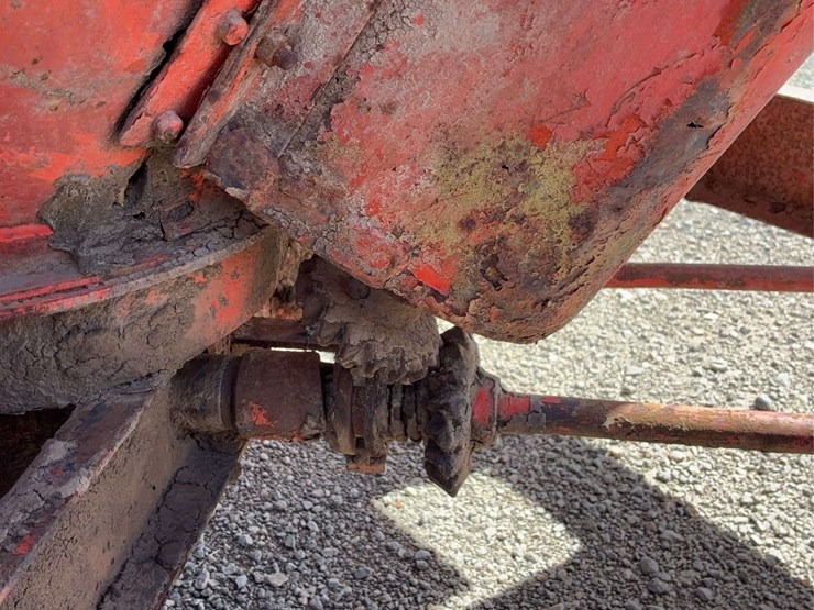 red-portable-pto-driven-feed-grinder-mixer,-steel-construction-image-8