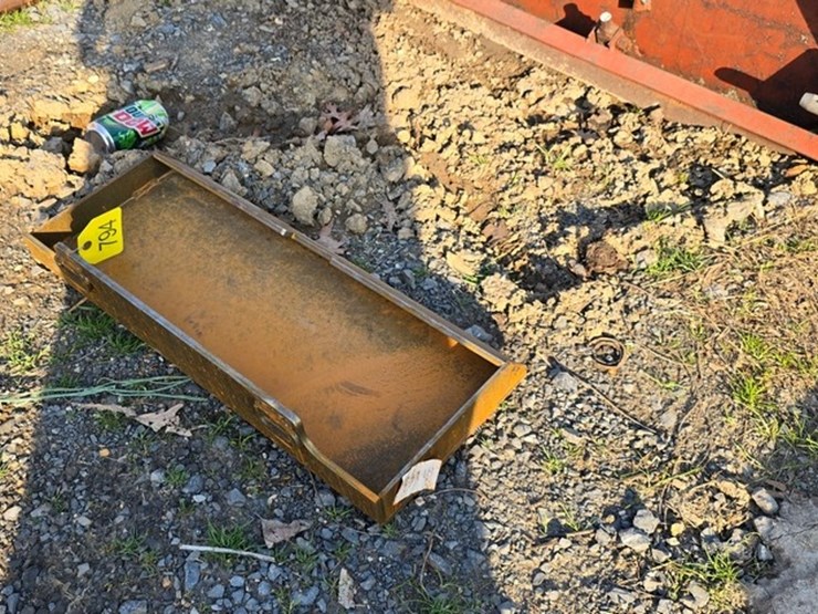 new-mini-skidloader-weld-on-plate-image-3