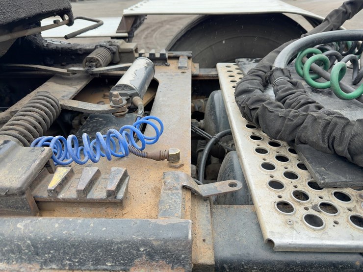 2003-kenworth-t800-image-15