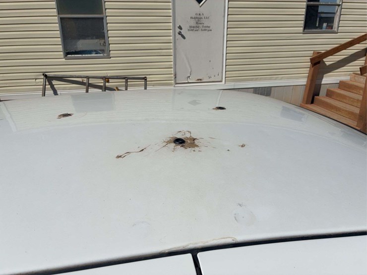 2011-ford-crown-victoria-lx-police-/-sedan-4d-image-9