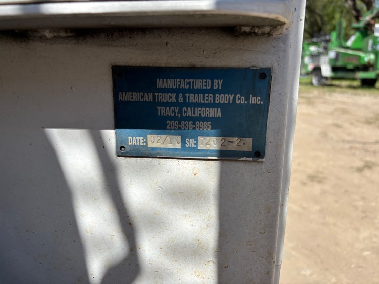 2010-ford-f750-image-26