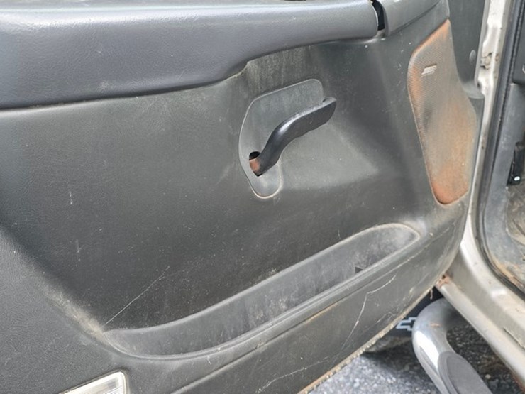 2006-chevrolet-2500-image-19