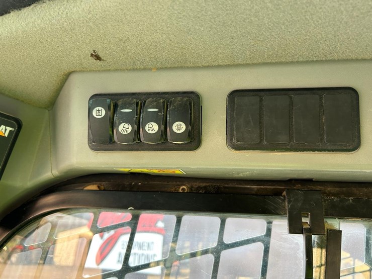 2018-caterpillar-279d-image-23