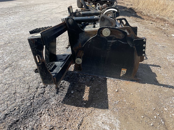 #5683-•-2019-cold-planer-cat-pc305b-image-8