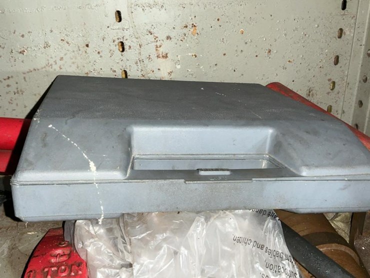 #231-•-parts-shelf-and-contents-image-39