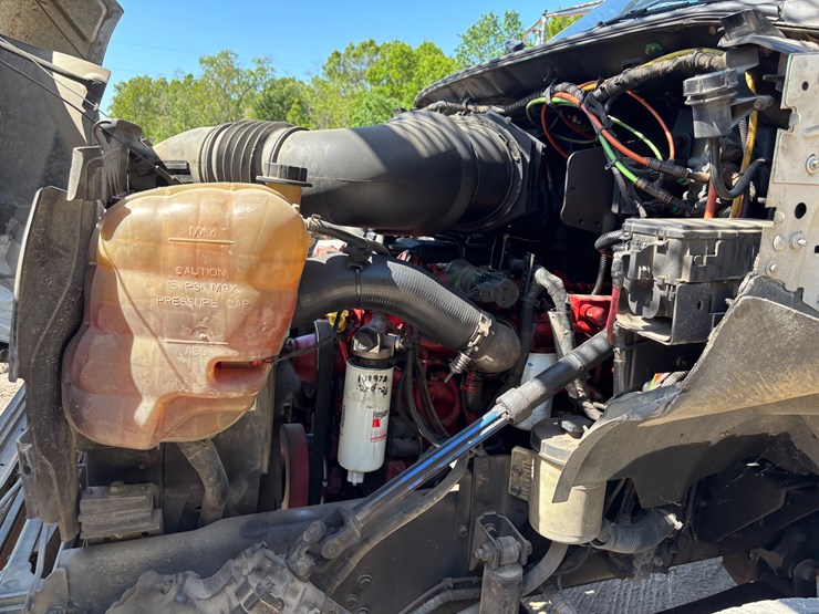 2010-ford-f750-image-22