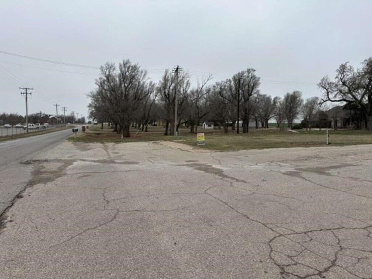 0.86-acre-tract-mol-corner-of-hwy-81-and-beebe-image-7