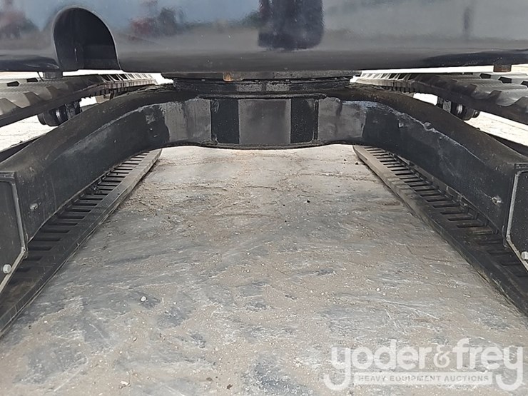 2011-hitachi-zx50u-3f-image-29