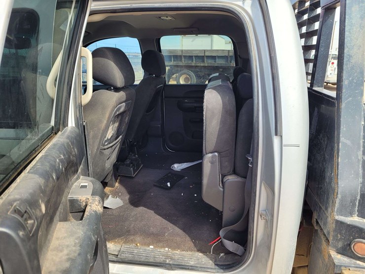 2010-chevrolet-silverado-2500-lt-image-13