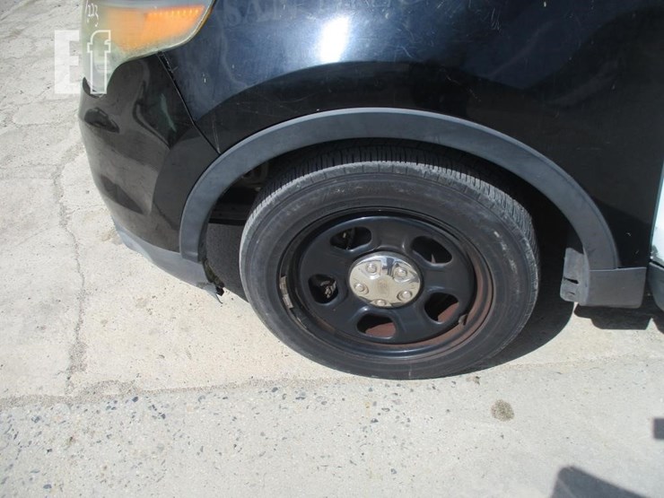 2014-ford-explorer-image-16