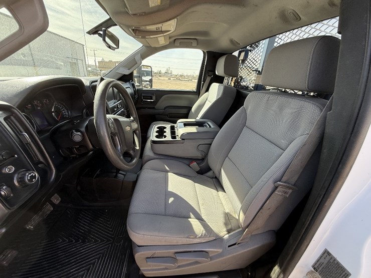 2016-chevrolet-silverado-3500hd-image-11