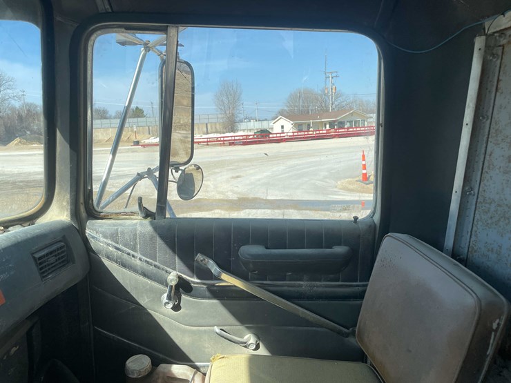 1987-ford-ltl9000-image-68