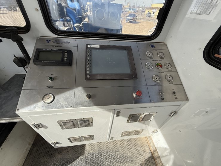 2013-cs&p-180k-scfh-10k-wp-nitrogen-pumper-mtd-on-2013-loadcraft-t/a-trailer-image-31