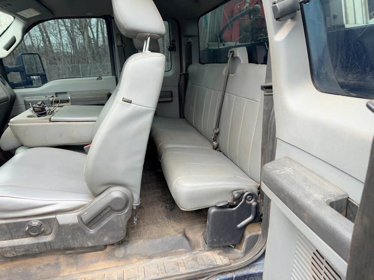 2012-ford-f550-xl-image-27