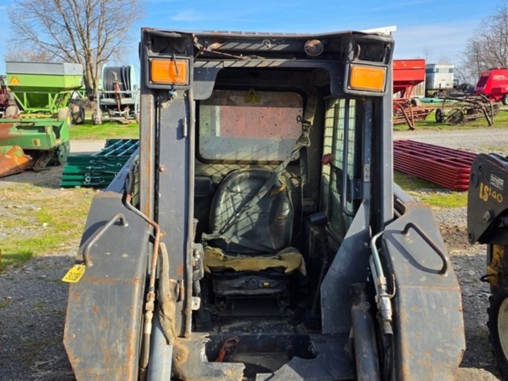 new-holland-ls180-image-29