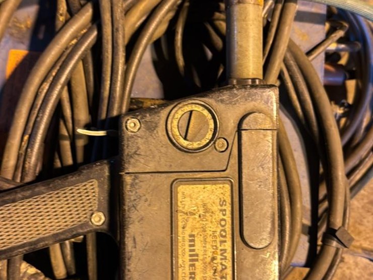 #251-•-miller-metric-wire-feeder-image-4