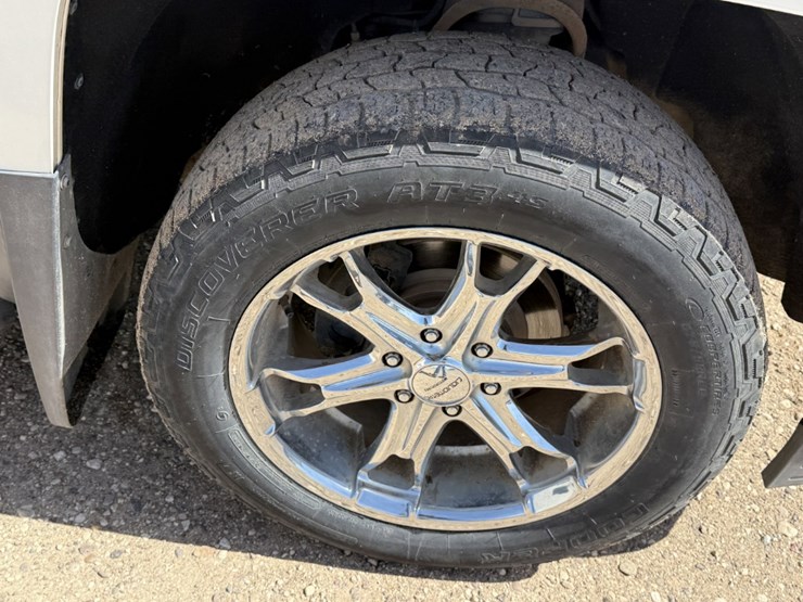 2014-chevrolet-silverado-1500-high-country-image-26