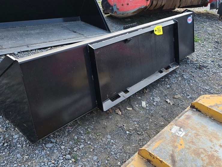 new-swict-84"-skidloader-bucket-image-1