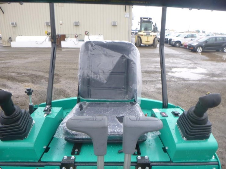 2025-agt-h15r-hydraulic-excavator-image-19