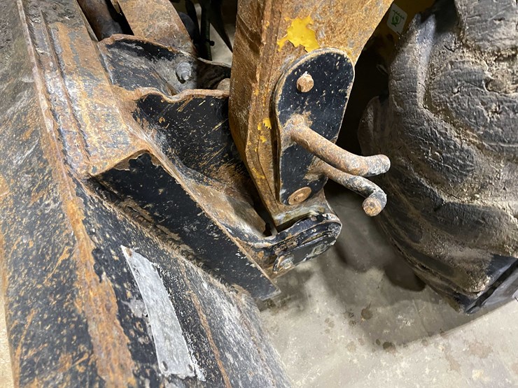 2012-caterpillar-226b3-image-35