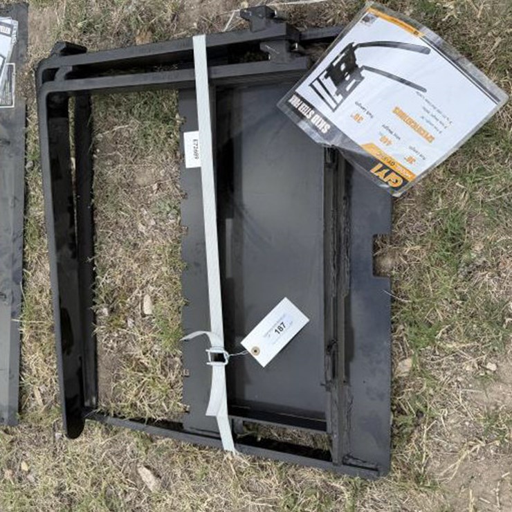 #187 • Mini Skid Steer 30" Forks