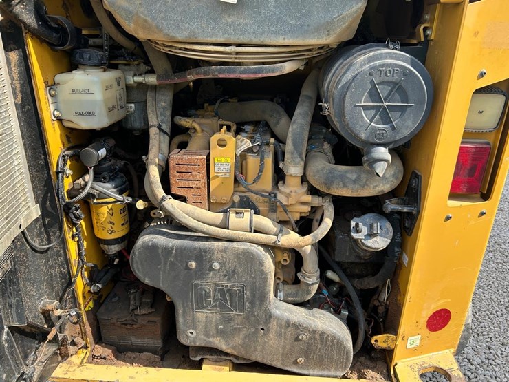 2020-caterpillar-259d3-image-17