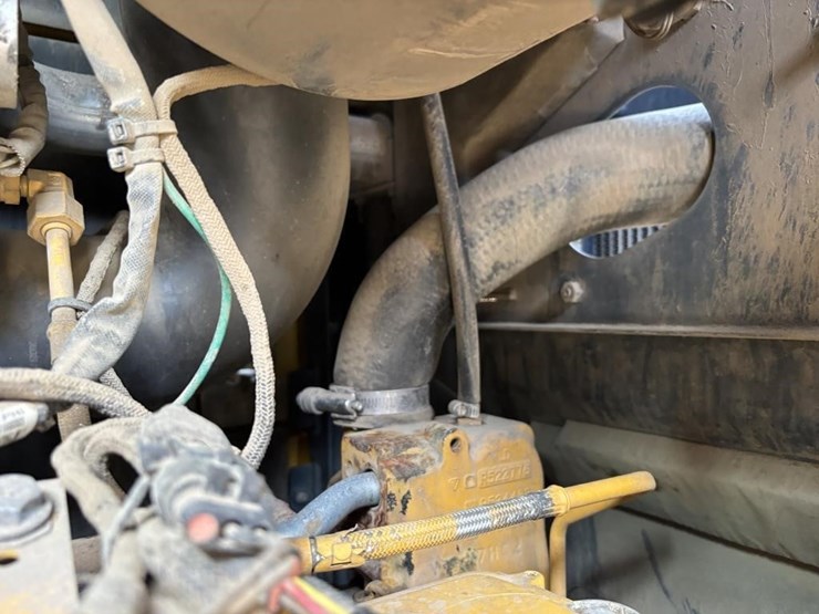 2008-deere-624j-image-51