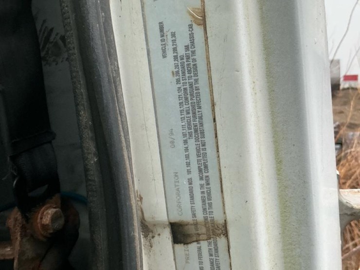 1995-freightliner-fl70-image-13