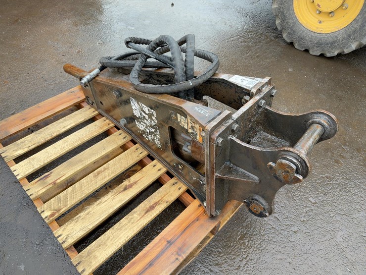 caterpillar-hydraulic-breaker-hammer-image-3