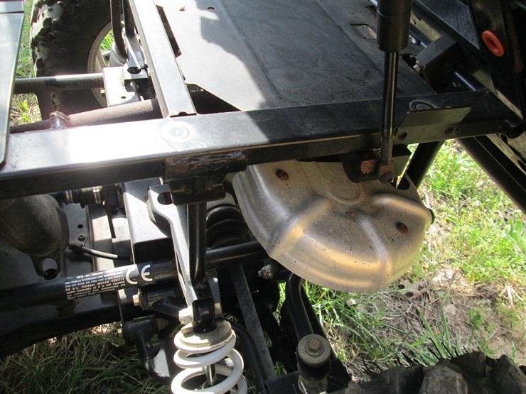 2011-caterpillar-550-image-20