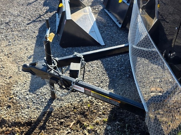 new-2005-carry-on-2-axle-box-trailer-(title)-image-6