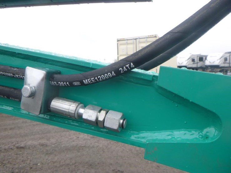 2025-agt-h15r-hydraulic-excavator-image-13