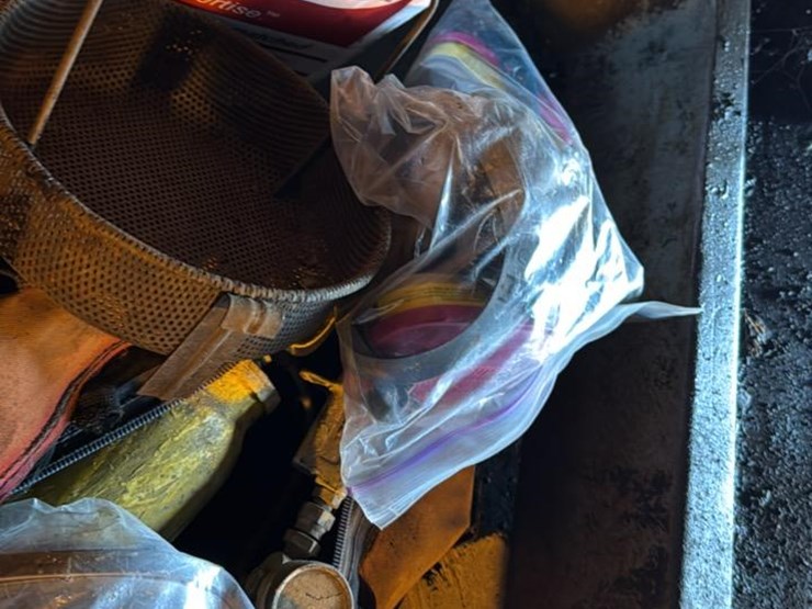 #242-•-painting-supplies-image-8