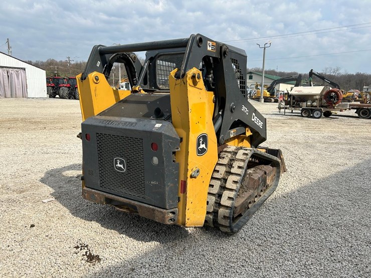2019-deere-317g-image-4